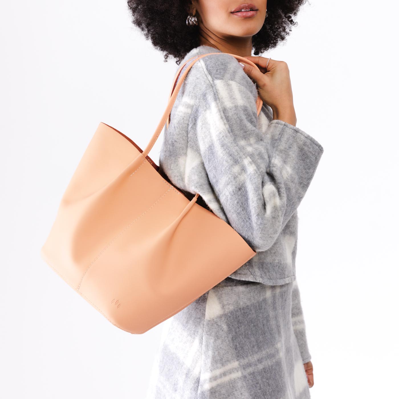 Devan Bucket Tote